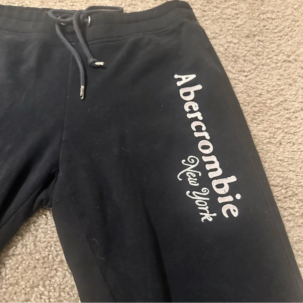 Abercrombie & Fitch Women’s Small Logo Graphic Black Jogger Sweatpants Pants